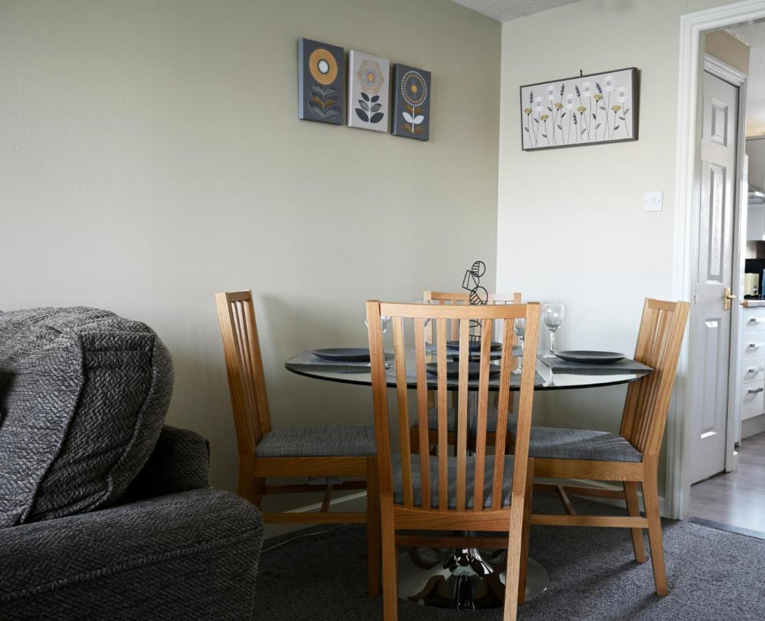 Sec/ Hydro Two Bed Flat With Free Parking And Great View Apartment กลาสโกว์ ภายนอก รูปภาพ