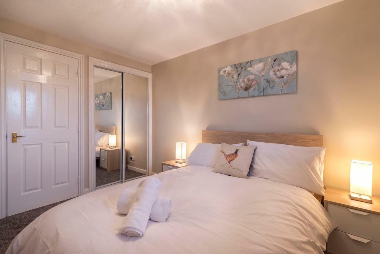 Sec/ Hydro Two Bed Flat With Free Parking And Great View Apartment กลาสโกว์ ภายนอก รูปภาพ