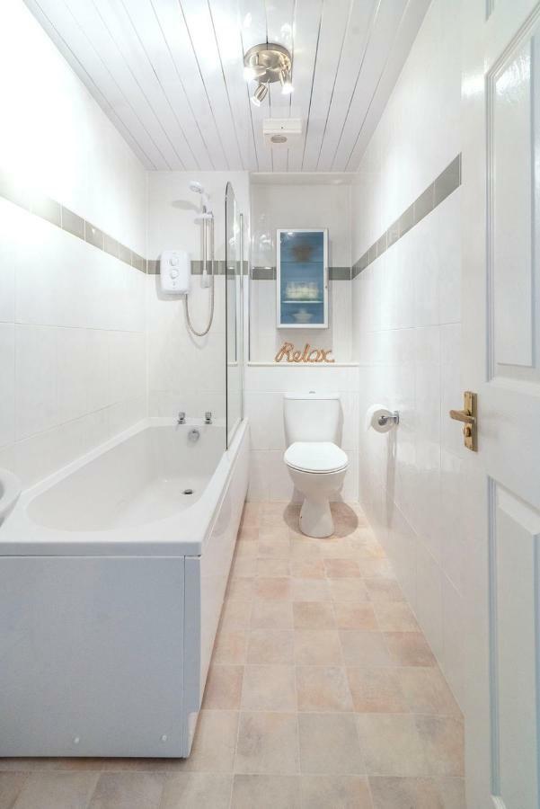 Sec/ Hydro Two Bed Flat With Free Parking And Great View Apartment กลาสโกว์ ภายนอก รูปภาพ
